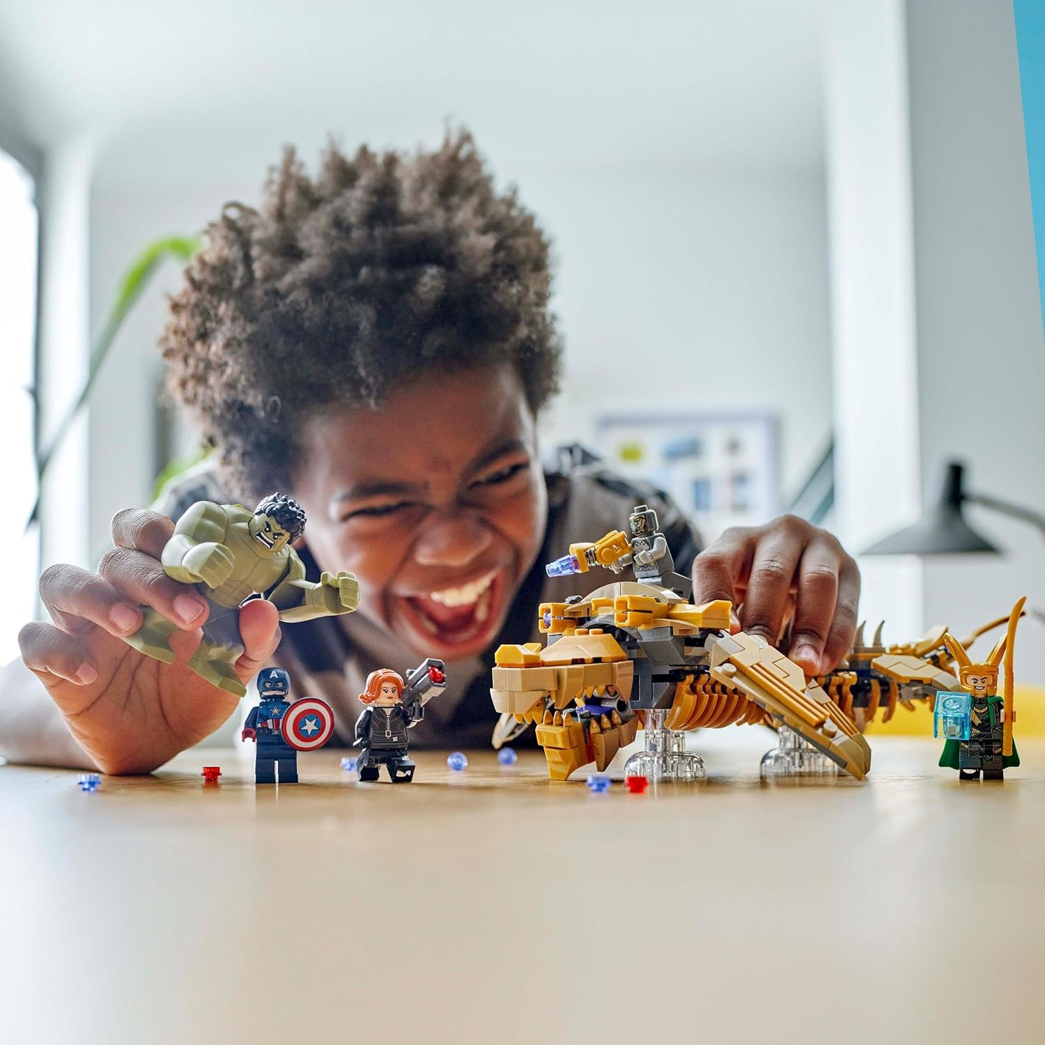 LEGO Marvel The Avengers vs. The Leviathan, Buildable Kids’ Toy, Hulk Figure plus Captain America, Loki, Black Widow and Chitauri Minifigures, for Boys and Girls Aged 7 and Over 76290