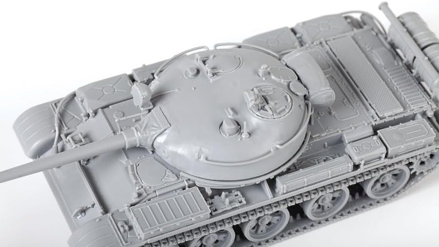 Zvezda 5077 T-62 Soviet main battle tank 1/72