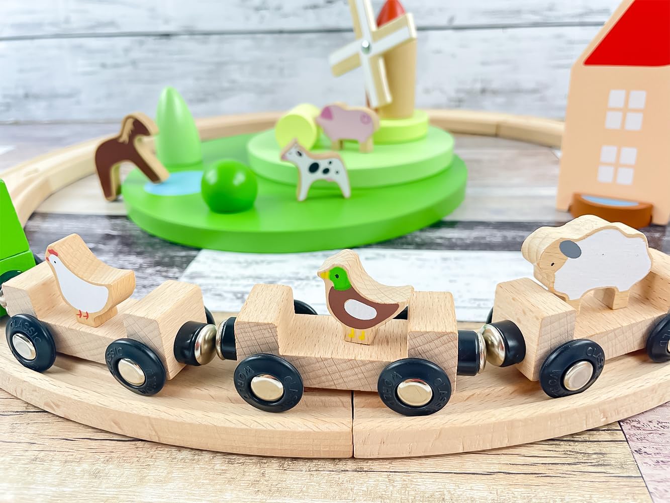 Classic World 28dlg - Juego de juegos de tren de granja de madera.