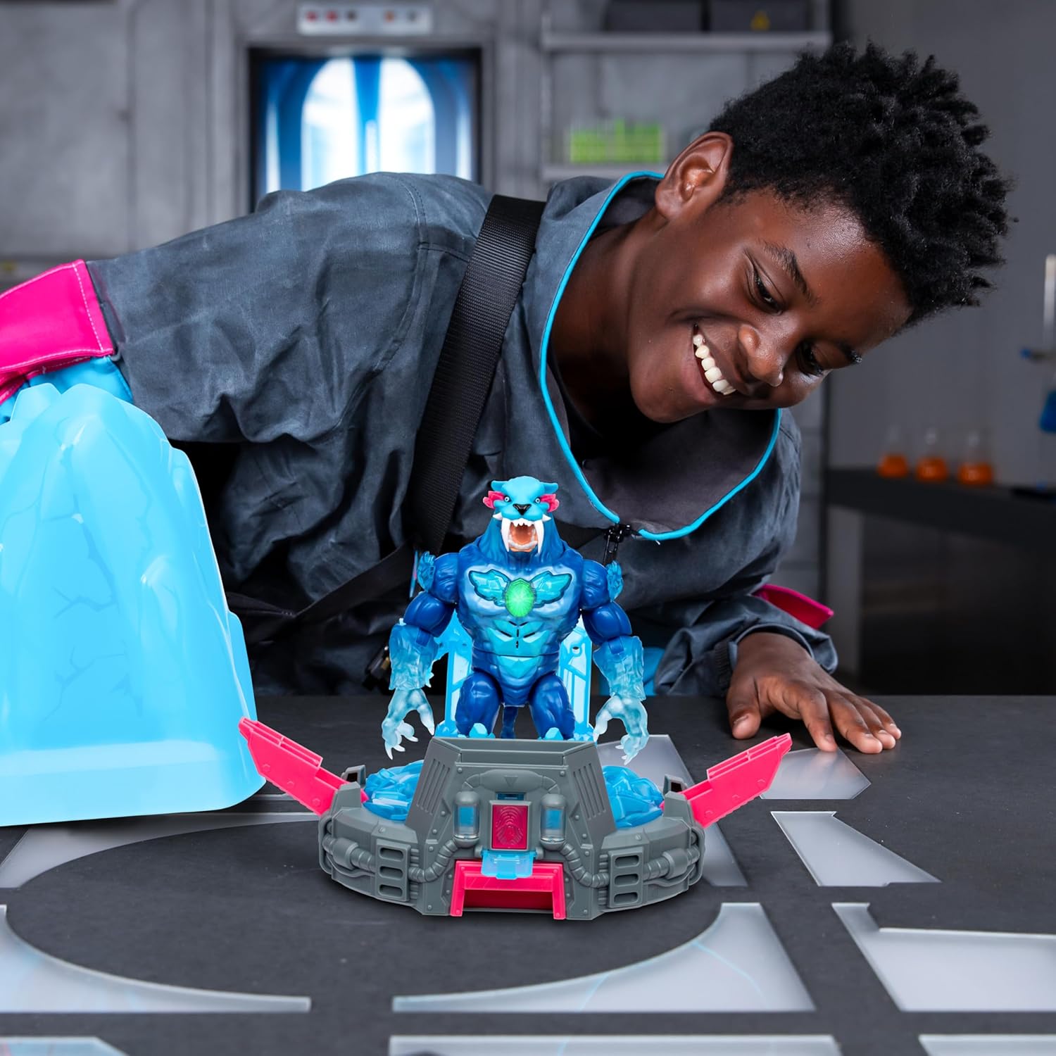 MrBeast Lab Melt The Ice To Release A Beast With The Cryo Lab Collector Figure, 7inch/18cm Figure With 30+ Lights, Sounds And Reactions, Includes 2 Weapons, 2 Big Cat Figures To Collect
