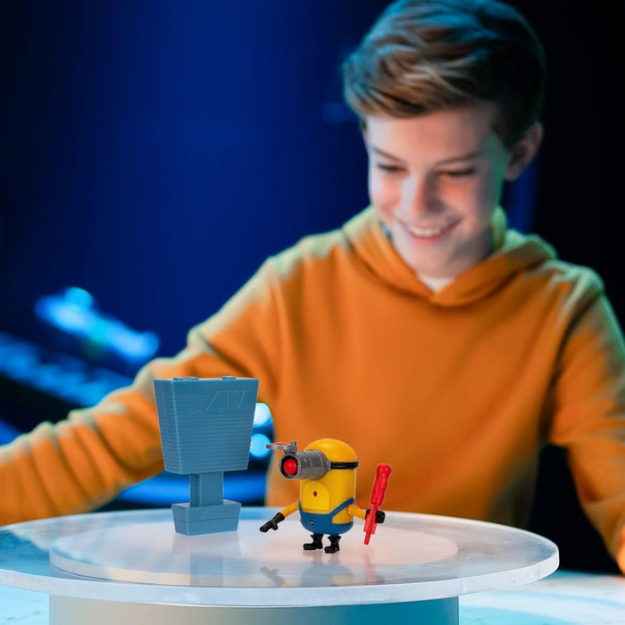 Despicable Me 4 Launch & Blast Mega Minion Mel Action Figure | Push Down on Mel's Head to Fire His Blaster | Verzamel alle 5 | Alles met Een Verschillende Speelfuncties en Accessoires