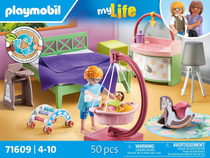 PLAYMOBIL MyLife 71609 Schlafzimmer mit Babyspielecke, und Zwei Figuren, zu über 80 % aus recycelten und biobasierten Materialien, detailreiches Spielzeug für Kinder ab 4 Jahren