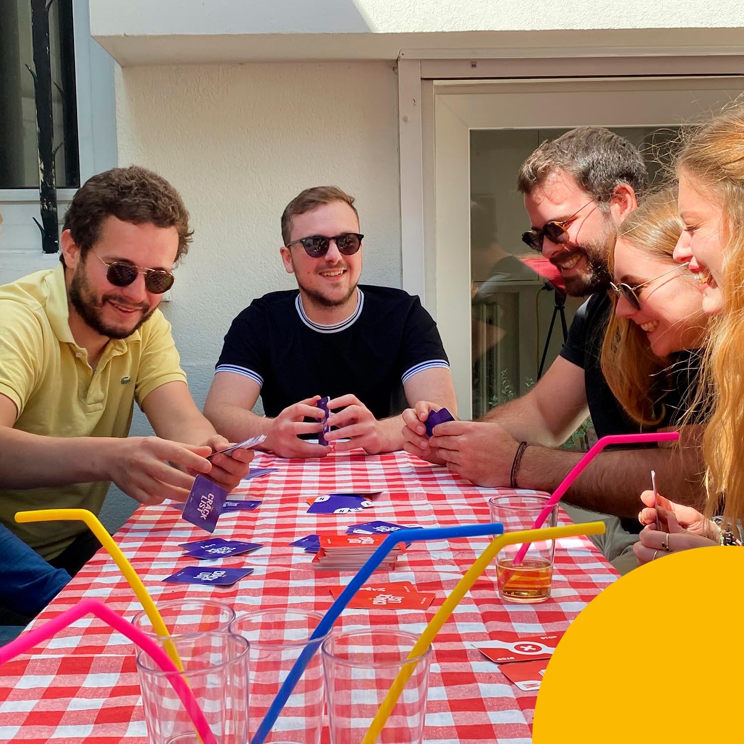 CRACK LIST I Family game I Card Game I 2-8 players I Board Game for Kids 10+ and Adults I 30 minutes Playing Time I Party Game for Family and Friends I English