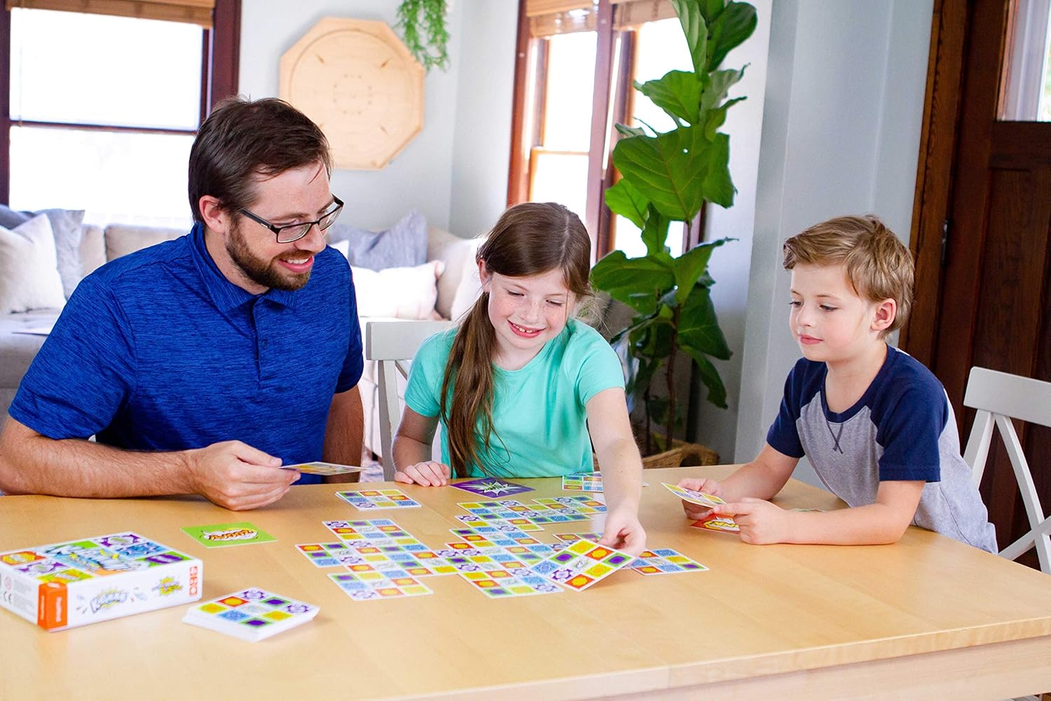 FoxMind Games: Kabammm! an Super Hero themed Game! Ideal for an Entire Family of Big and Little Heroes, Promotes Pattern Recognition, 2 to 6 Players, For Ages 7 and up