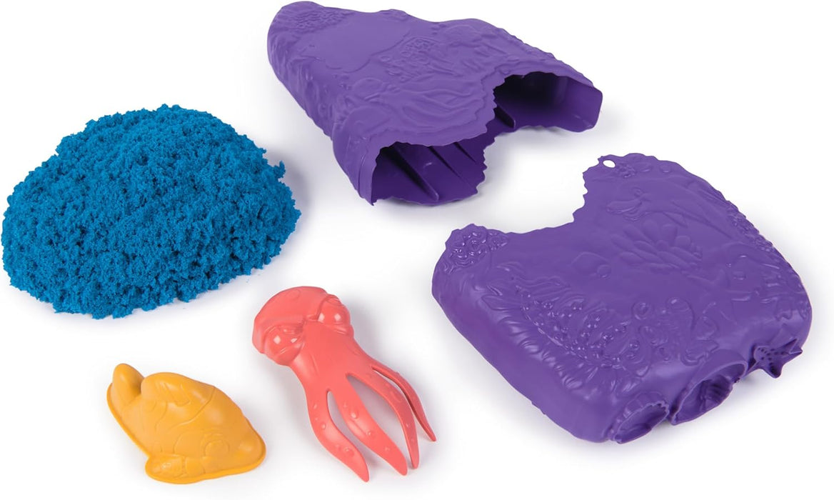 Kinetic Sand, Project Planet Coral Reef with 227g Blue Play Sand & 2 Tools, Sustainably Minded Materials, Sensory Toys for Kids Aged 3+
