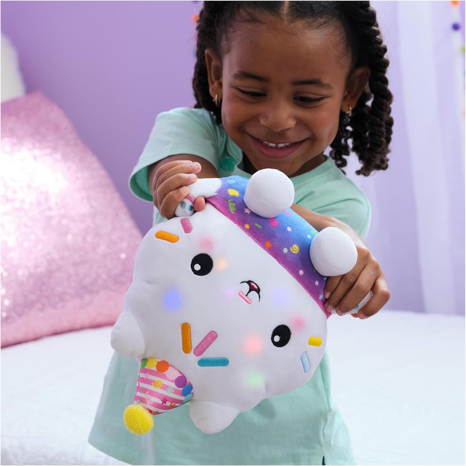 Gabby's Dollhouse Celebrations, Sprinkle Party Cakey Cat Soft Toy, 25-Centimetre Interactive Soft Toy with Sounds, Kids’ Toys for Girls and Boys Aged 3+