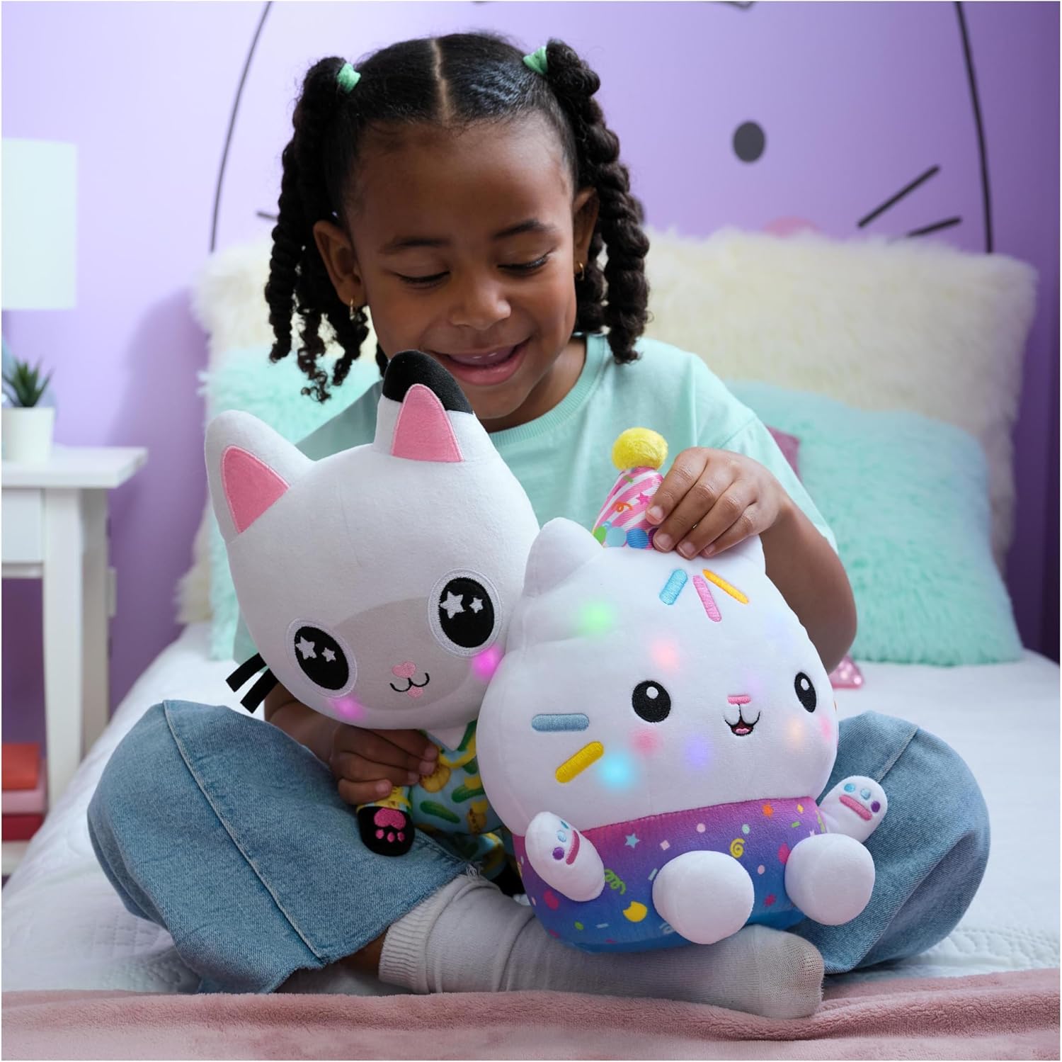Gabby's Dollhouse Celebrations, Sprinkle Party Cakey Cat Soft Toy, 25-Centimetre Interactive Soft Toy with Sounds, Kids’ Toys for Girls and Boys Aged 3+