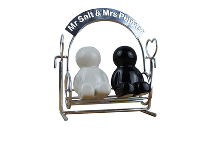 Winkee - Mr Salt & Mrs Pepper Shakers - Salt And Pepper Dispenser