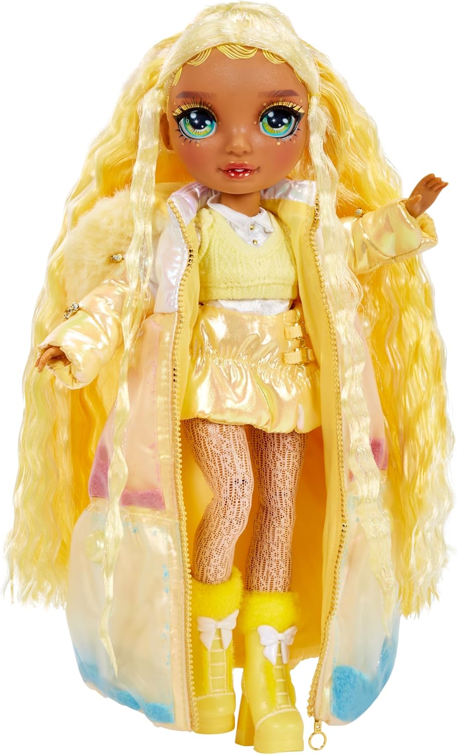 Rainbow High Winter Wonderland - Sunny (Gelb) - 28 cm Modepuppe, mit Verstecktem Magischem Schnee, der Sich mit Wasser Aufbauscht, mit Schneemann-Set, Geeignet für Kinder von 4-12 Jahre und Sammler