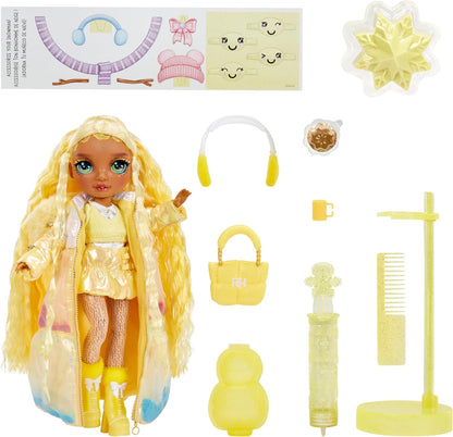 Rainbow High Winter Wonderland - Sunny (Gelb) - 28 cm Modepuppe, mit Verstecktem Magischem Schnee, der Sich mit Wasser Aufbauscht, mit Schneemann-Set, Geeignet für Kinder von 4-12 Jahre und Sammler