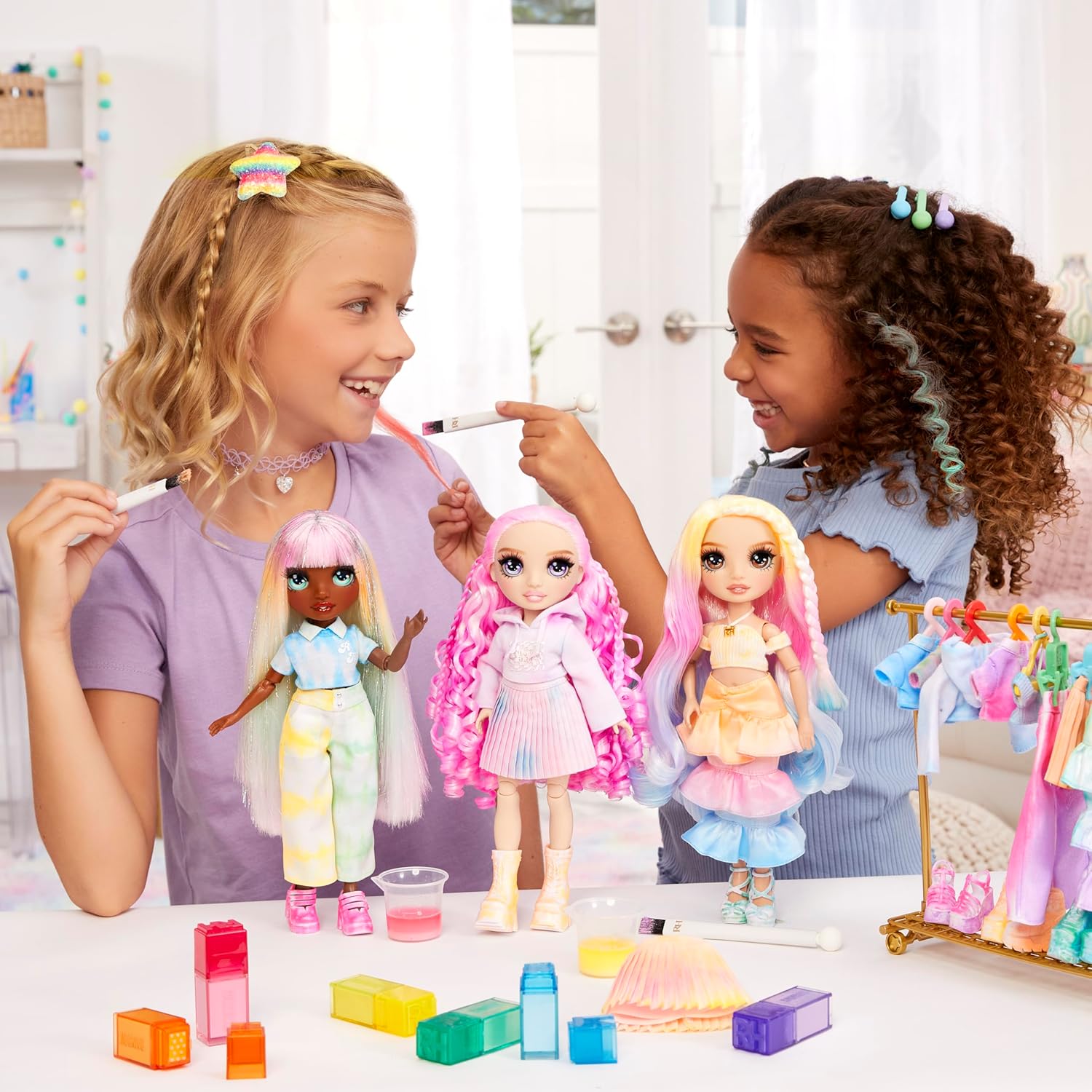 Rainbow High Watercolour & Create DIY Fashion Doll with Washable Watercolours and Tie-Dye Kit - Brown Eyes, Curled Hair, Extra Top & Shoes - Colour, Create, Play, Rinse and Repeat - Kids 4-12+ Years