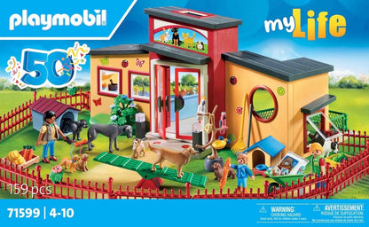 PLAYMOBIL MyLife 71599 Dierenpension, groot gastenverblijf met 10 dieren, geweldige verzorgingsaccessoires en schattige decoratiestickers, gedetailleerd speelgoed voor kinderen vanaf 4 jaar