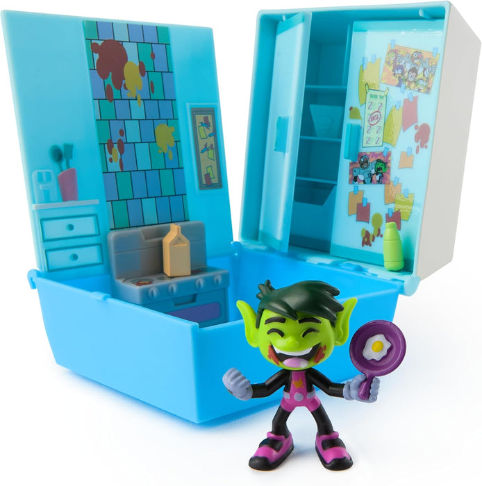 DC Comics Teen Titans Go! Kitchen Chaos Dis-Play Set with Beast Boy and Cyborg Figures and Accessories, Playset Kids’ Toys for Boys and Girls Aged 4 and Up