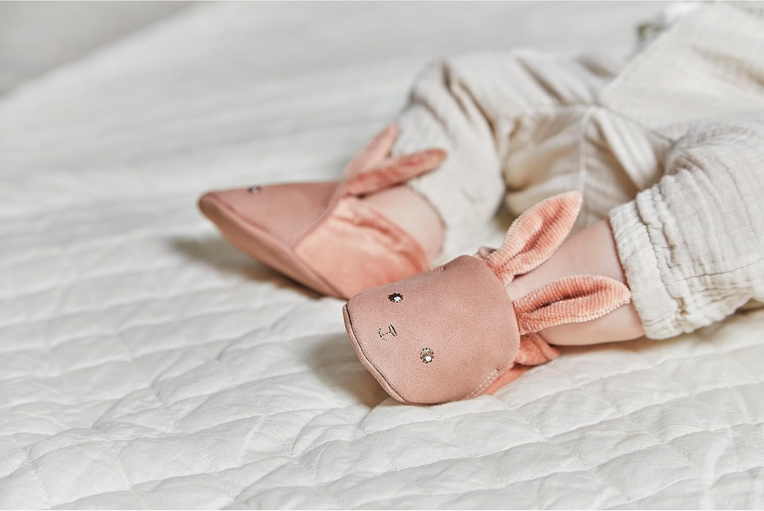 Kaloo - Lapinoo - Newborn Gift Set - Terracotta Colour - 3 Baby Accessories - Baby’s Comforter + Teething Ring + Booties - 11 cm - 0 Months +, K218012