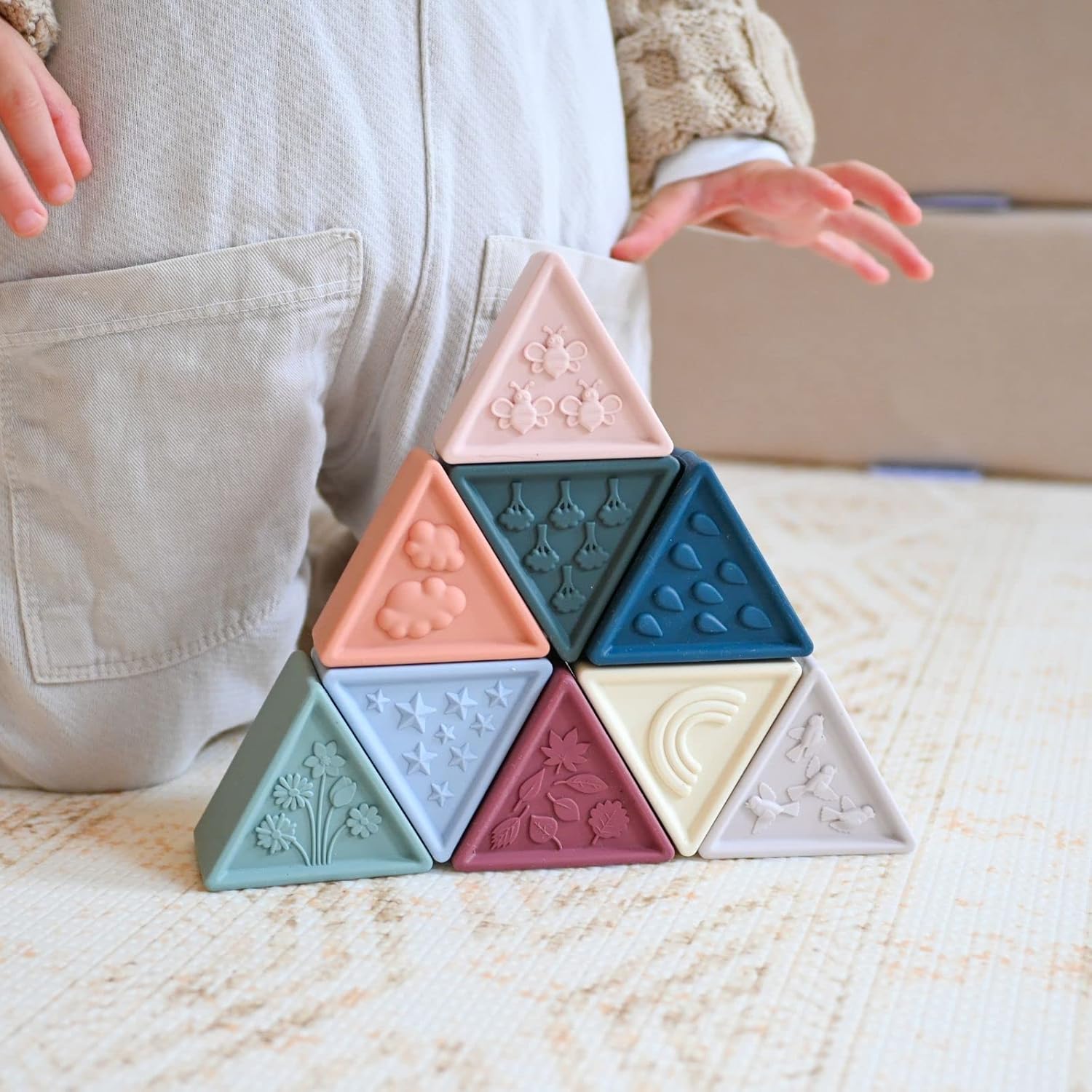 Jellystone Designs Triblox, Aarde