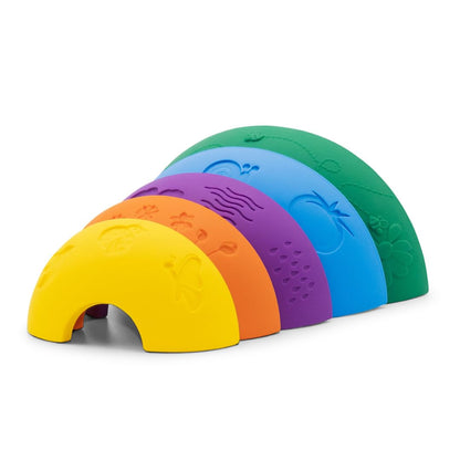 Jellystone Designs, Gioco Impilabile Over The Rainbow, Gioco Sensoriale per Bambini da 9 Mesi di età, Aiuta Lo Sviluppo Sensoriale e Cognitivo, in Silicone Alimentare, Arcobaleno, 8,9x17,5x5 cm
