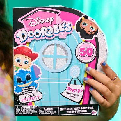 Disney Doorables Just Play Pixel Perfect Multi Peek, 3,8 cm große Sammelfiguren, eine Überraschung hinter jeder Tür, Kinderspielzeug ab 5 Jahren