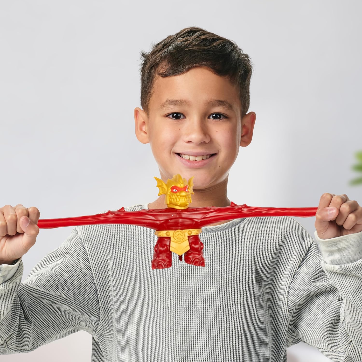 Heroes of Goo Jit Zu Stretch Striker Helden-Packung, Dehnbare Actionfigur Blazagon, elastische Füllung, bis zu dem 3-fachen der Größe dehnbar, sammle alle dehnbaren und knirschenden Figuren