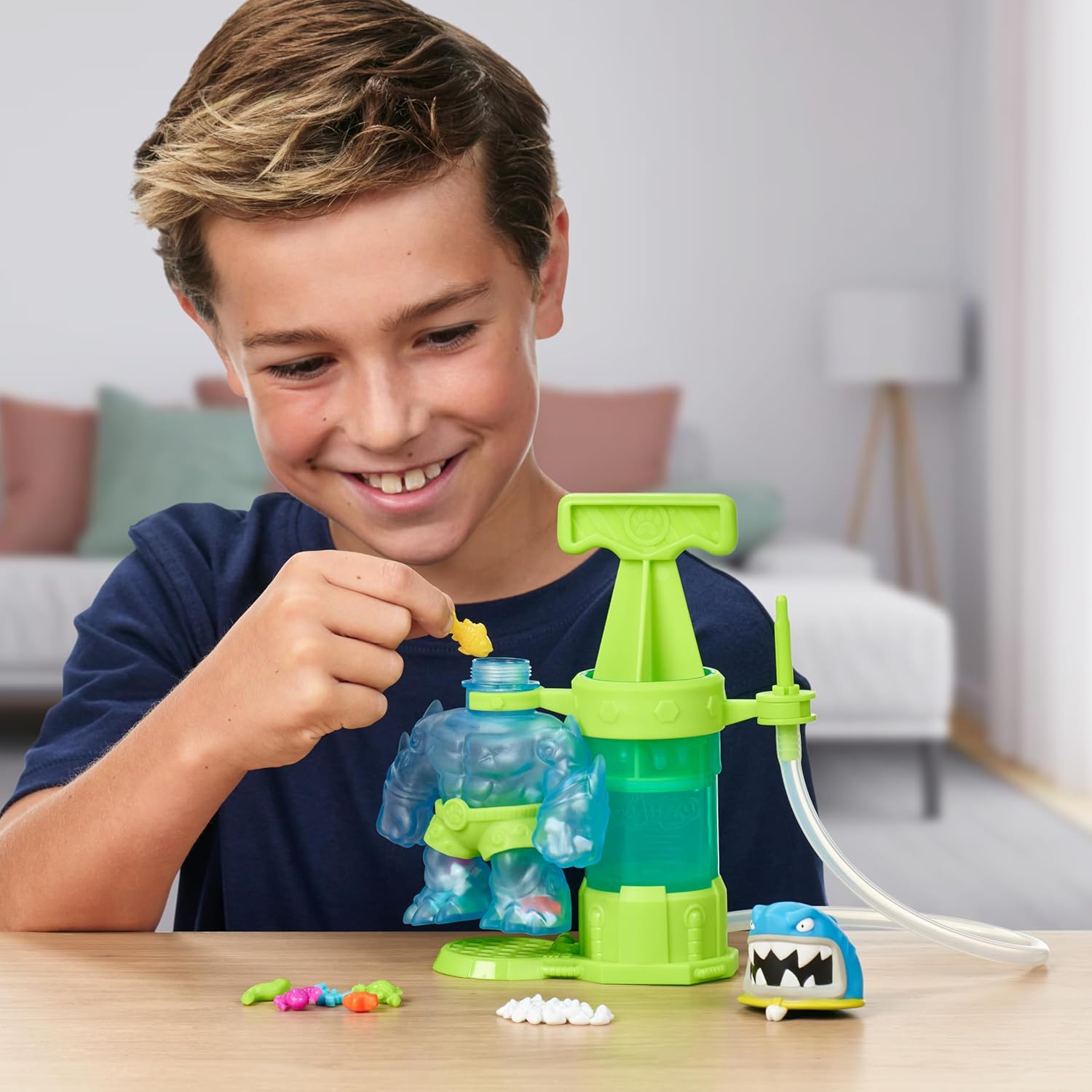 Heroes of Goo Jit Zu Hero Creator Thrash mit 3 einzigartigen GOO-Füllungen, mischen, füllen und erstellen Sie Ihre eigene Dehnbare Actionfigur, Spielen Sie Immer Wieder