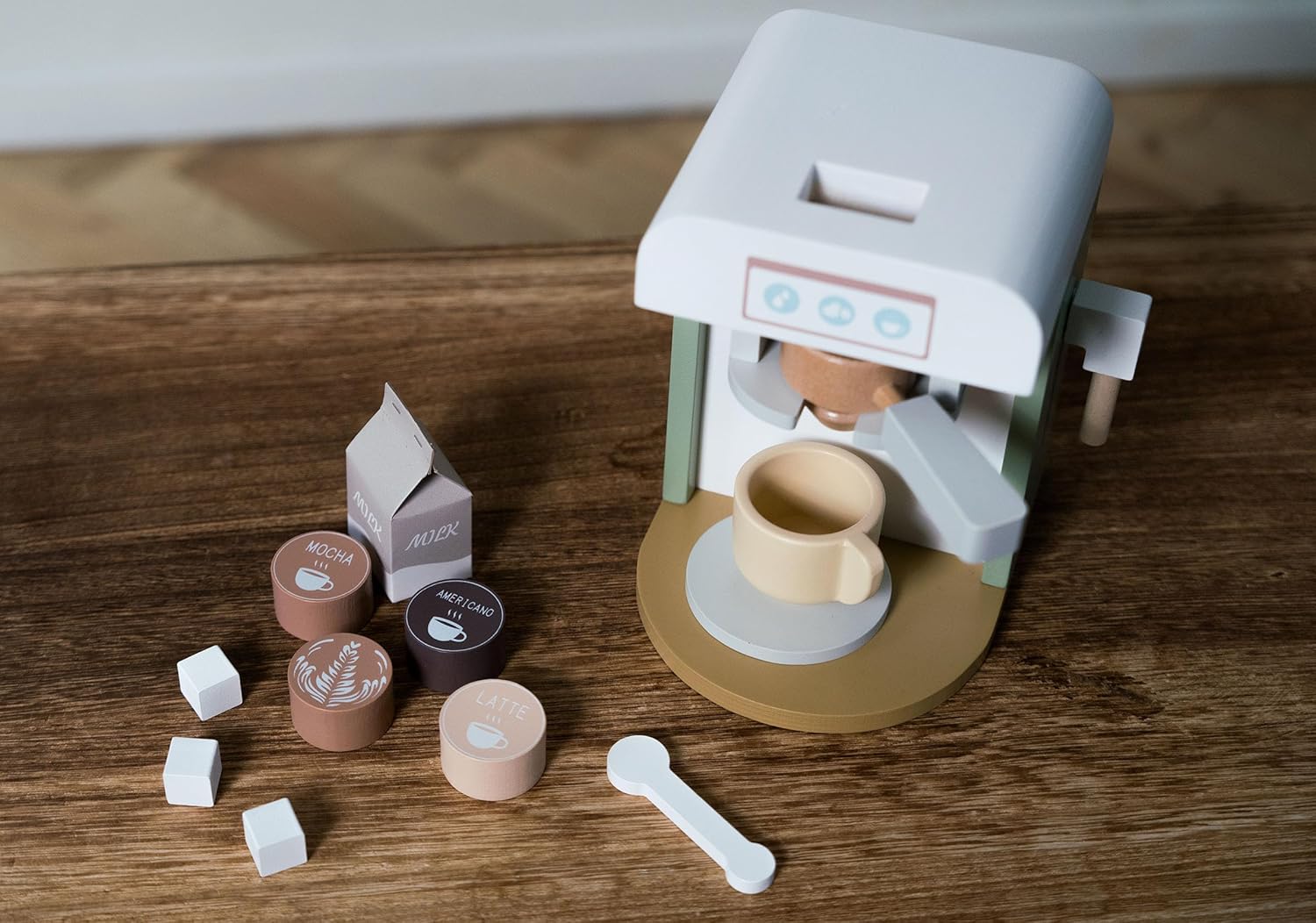 Dantoy - Wooden Coffee Machine Set - Role Play - Wooden Toy - with Accessories - 3+ Years