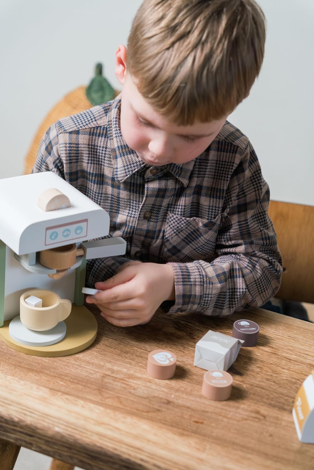 Dantoy - Wooden Coffee Machine Set - Role Play - Wooden Toy - with Accessories - 3+ Years