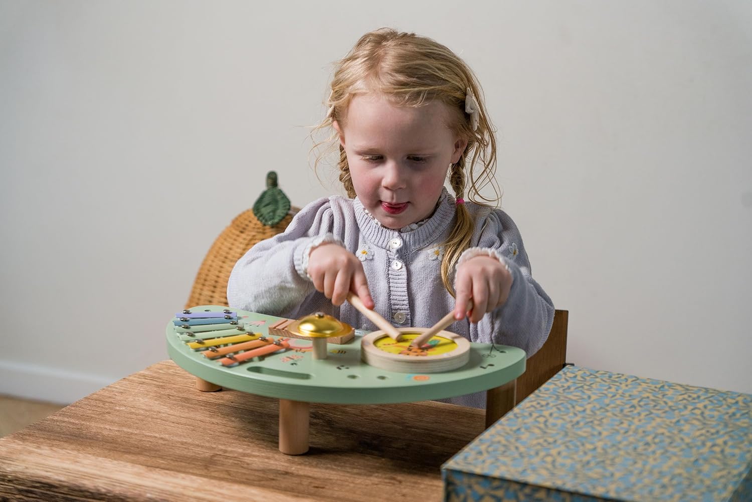 Dantoy - Children's Wooden Music Station - Role Play - Wooden Toy - with Accessories - 3+ Years