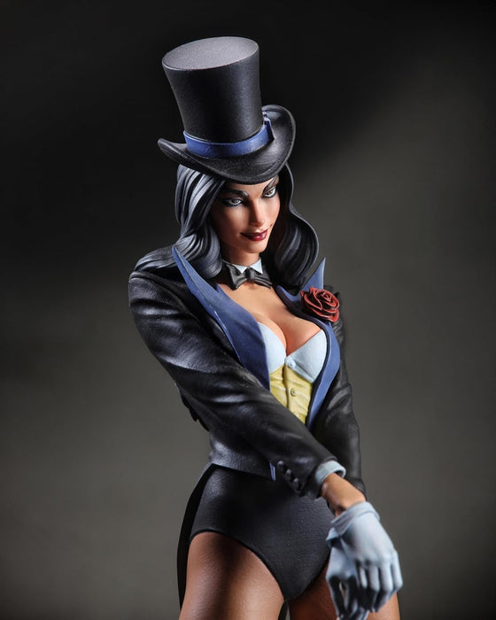 McFarlane Toys - DC Direct Zatanna by J. Scott Campbell (DC Cover Girls) 1:8 Scale Resin Statue