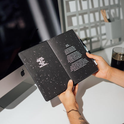Grupo Erik Notizbuch A5 mit Laserschwert Stift Star Wars Darth Vader Notizbuch A5 Dotted - Notizbuch Klein - Reisetagebuch zum selberschreiben - Bullet Journal Dotted A5 Tagebuch Mädchen und Jungen