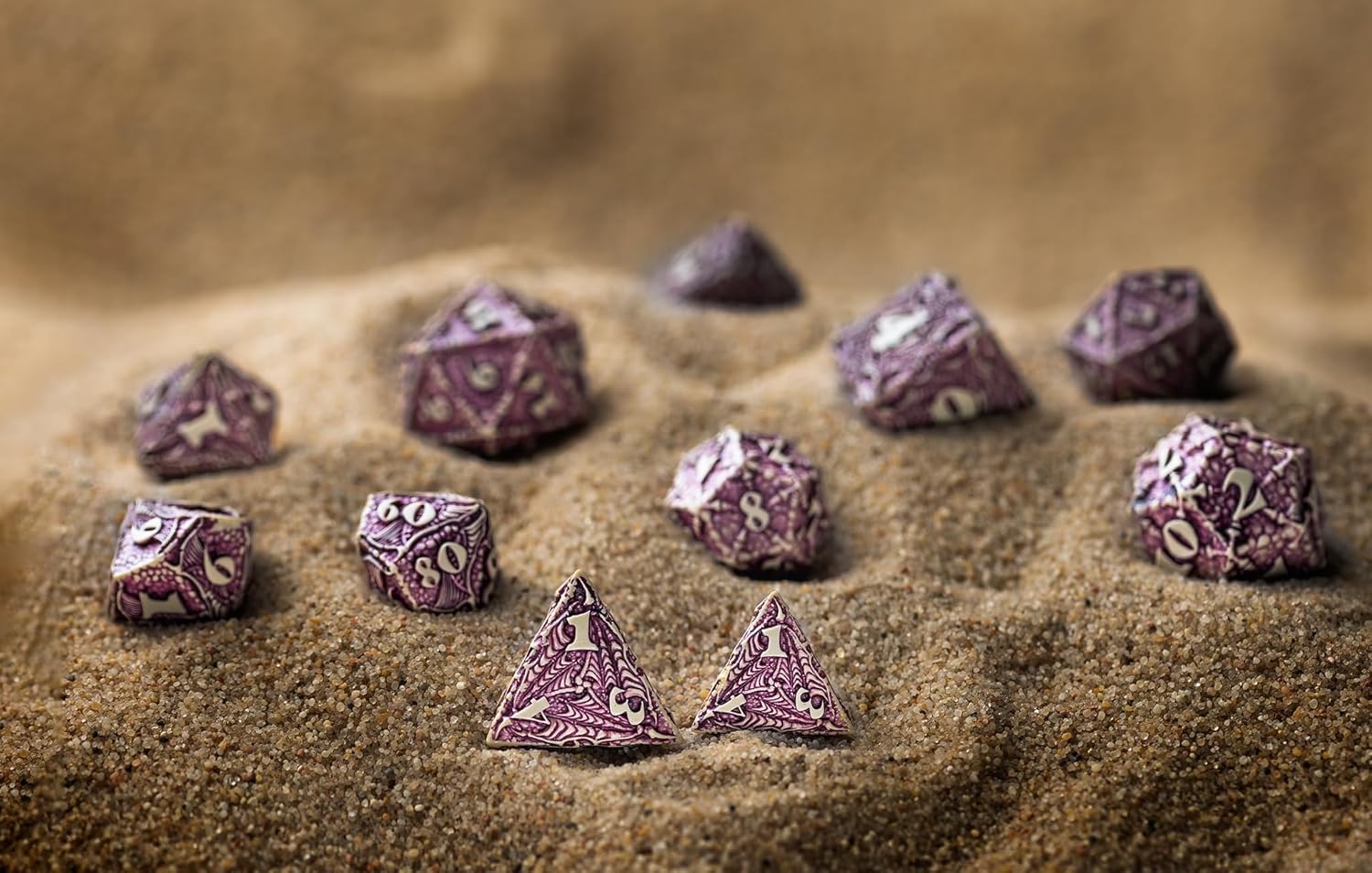 Q-Workshop Dracopolis Dice Set The Yuacatan Featherwing - Dice Accessory for Tabletop Board Card Games - for 1+ Players and Ages 14+
