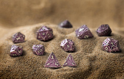 Q-Workshop Dracopolis Dice Set The Yuacatan Featherwing - Dice Accessory for Tabletop Board Card Games - for 1+ Players and Ages 14+