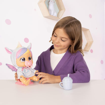 Cry Babies Loving Care Fantasy Jenna | Interaktive Puppe, die echte Tränen weint, einen Pyjama trägt und 3 Accessoires enthält - Spielzeug und Geschenk für Mädchen und Jungen
