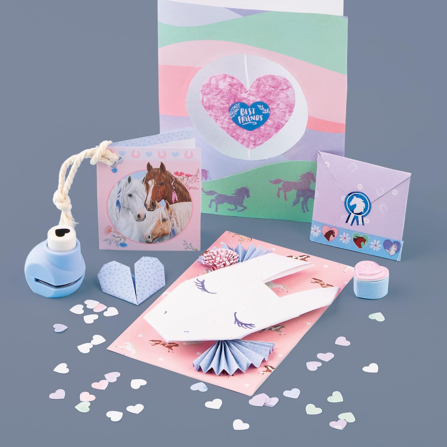 Depesche 12969 Miss Melody Love Letter Set Handletters in paardenontwerp, schrijfset inclusief schrijfpapier, enveloppen, stickers, stempel en nog veel meer, meerkleurig