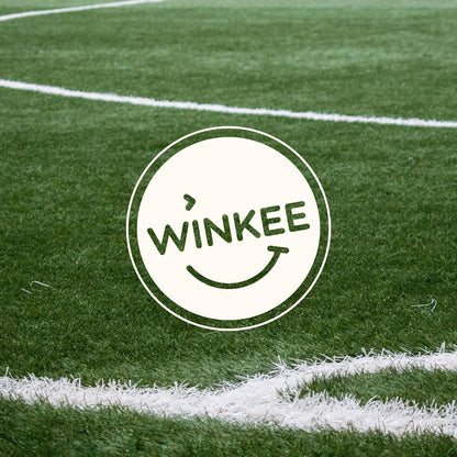 Winkee - Voetbalmok, de sportieve koffiepot voor voetbalfans, theebeker met speelfunctie, ligaspel bij het koffiezuigen