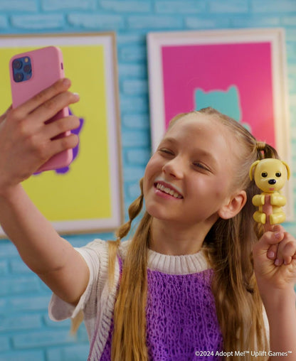 Fingerlings Adopt Me! x Dog, Interactive Pet with 40+ Sounds & Reactions (Ages 5+