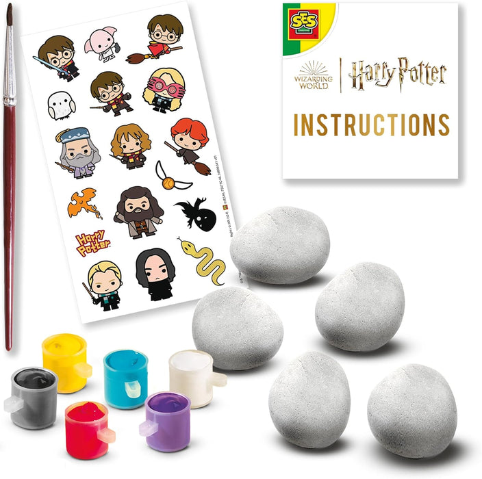 SES Creative 09341 Harry Potter Steine Zum Bemalen - Steine Bemalen inklusive 5 flachen Steinen, 6 Farben, Pinsel und Harry Potter Figuren Aufkleber