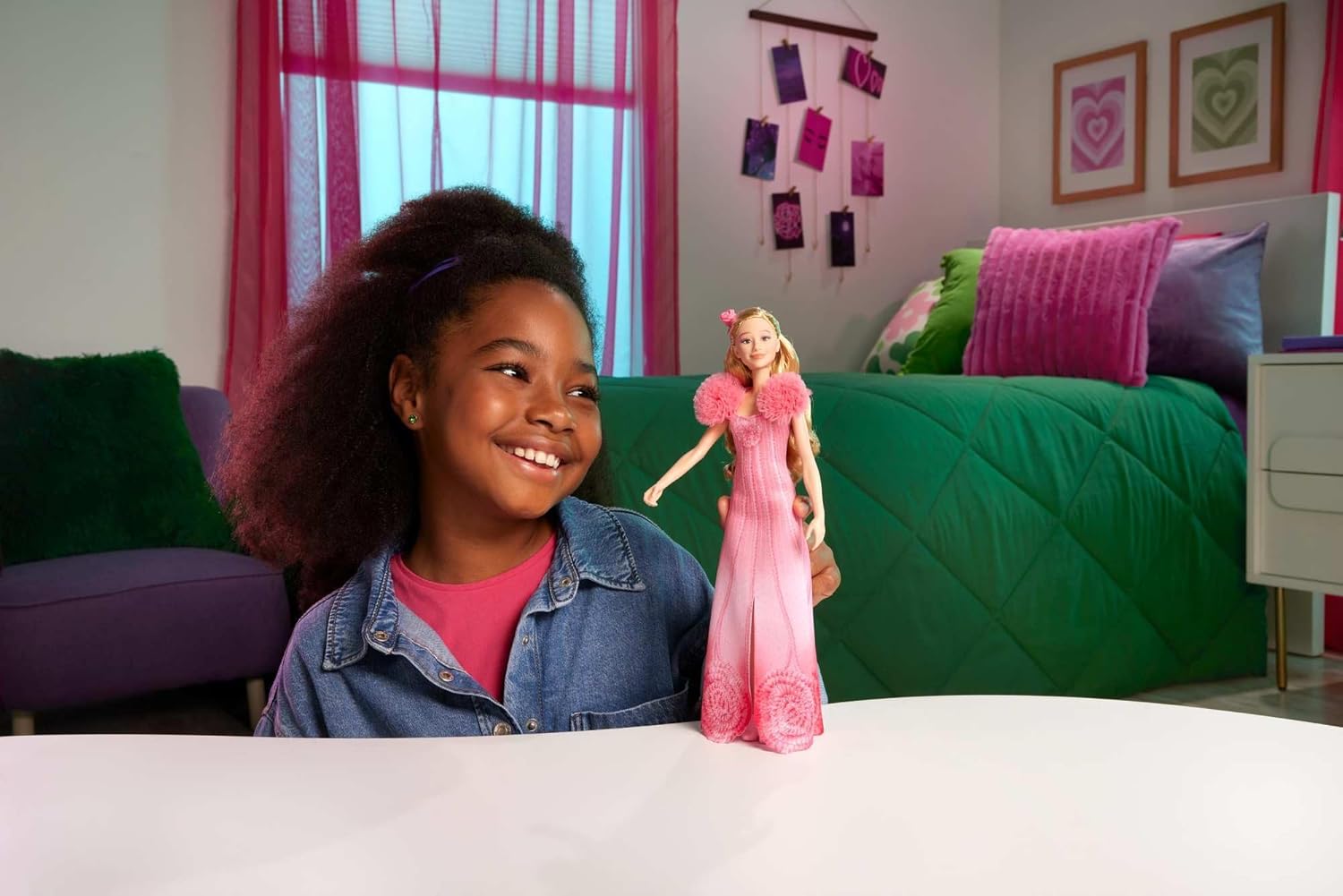 Mattel Wicked, Singing Glinda Fashion Doll & Accessories, Posable with Movie-Inspired Look & Removable Outfit, Sings “Popular”, HYM41
