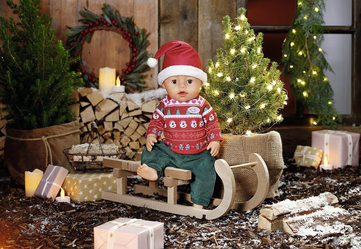 BABY born Weihnachtsoutfit, mit Weihnachtspullover, grüner Hose und Nikolausmütze für 43 cm Puppen, 830291 Zapf Creation