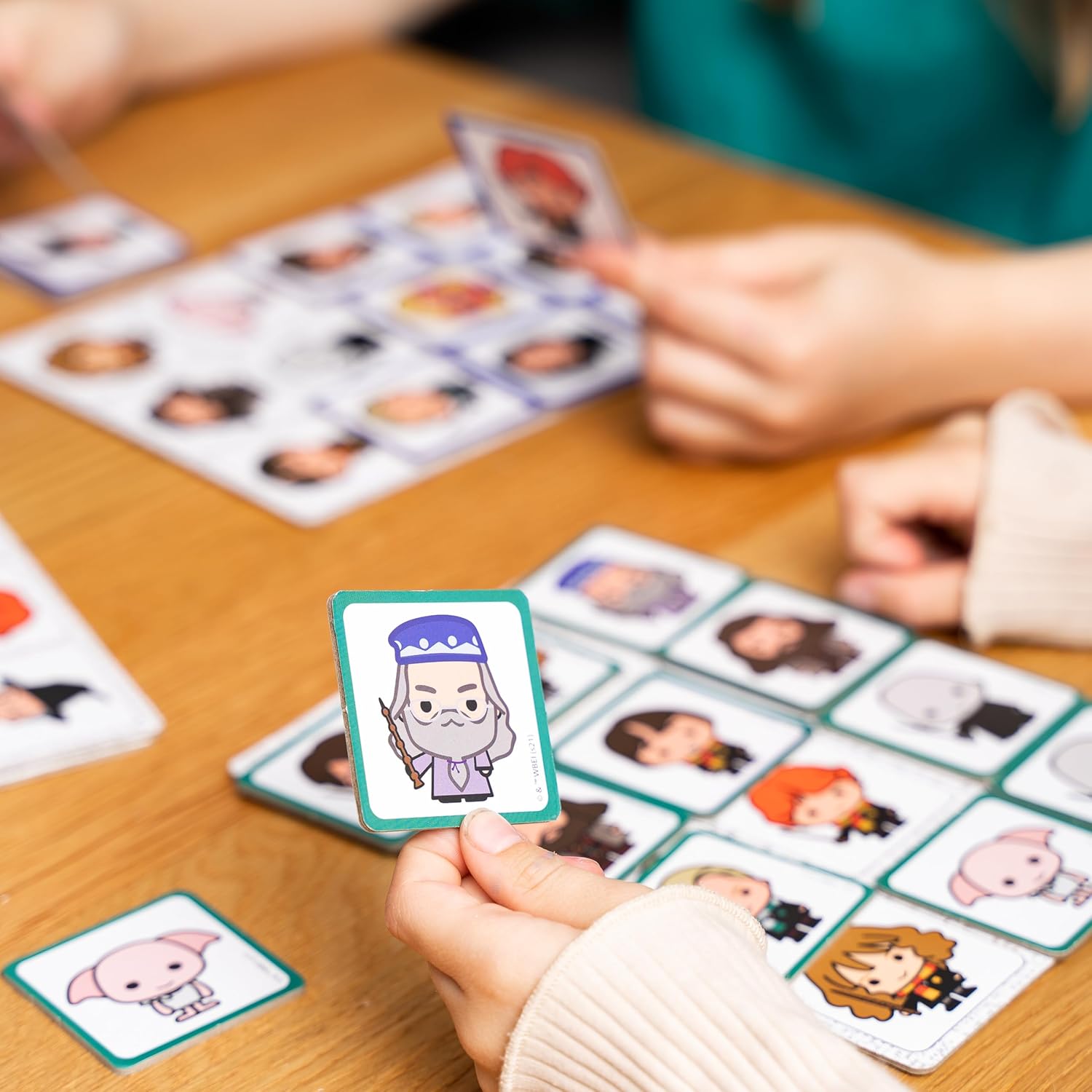 IDEAL | Harry Potter Flipolo game: The Frantic Flip Matching Game | Family Games | For 2-4 Players | Ages 5+