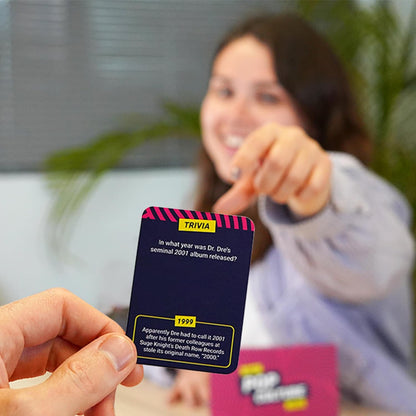 Bubblegum Stuff iykyk Popular Culture - Lustiges Quizspiel für Promi-Klatsch und Social Media Fans - 150 schrullige Fragen - Perfekt für Spieleabend, Partys und Reisen - Zeigen Sie Ihr Wissen