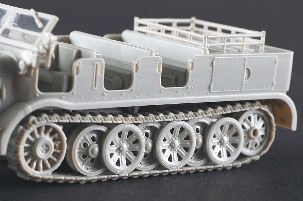 Trumpeter 757403 Model Kit, Multi-Colour