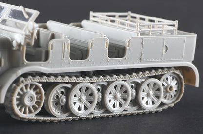 Trumpeter 757403 Model Kit, Multi-Colour