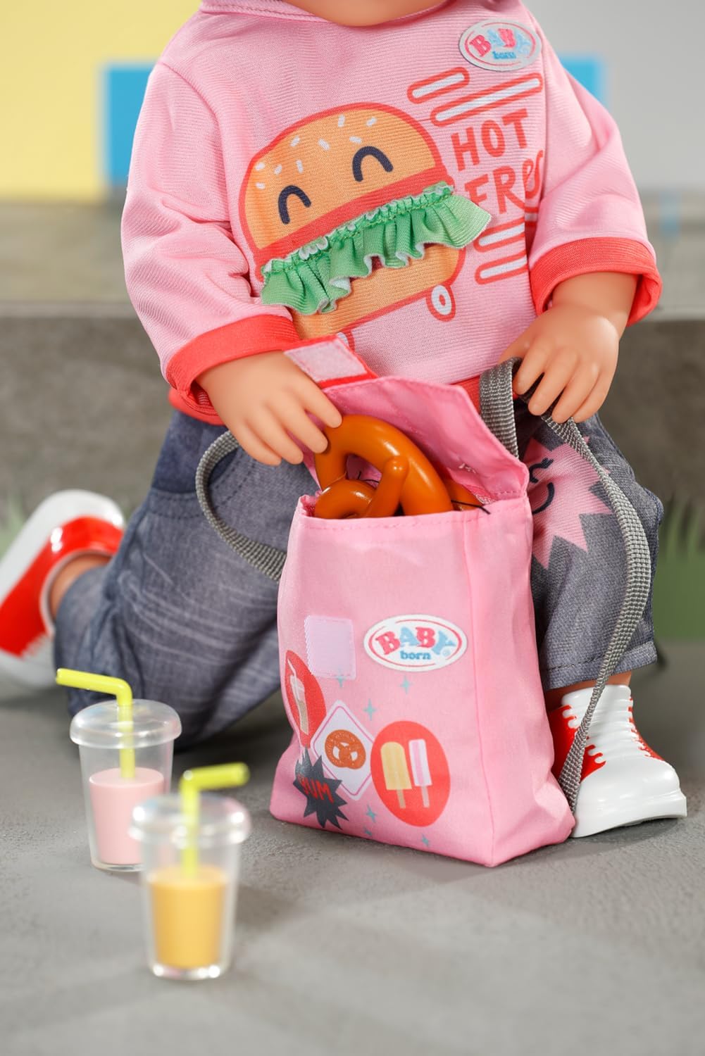 BABY born Snack Shop Outfit, Verkäufer-Outfit mit Cap, Schuhen und Rucksack für 43cm Puppen, 835944 Zapf Creation