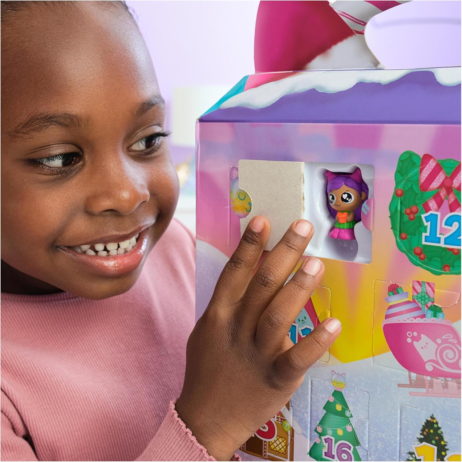 DreamWorks Gabby’s Dollhouse Advent Calendar, 24 Surprise Toys with Figures, Stickers and Doll’s House Accessories, Kids’ Toys for Girls and Boys Aged 3+