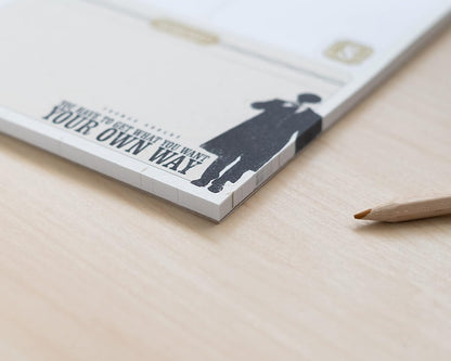 Grupo Erik Wochenplaner Block A4 Kalender Planer Peaky Blinders - Tischplaner A4 - Tischkalender ohne Datum - Schreibtischunterlage Papier