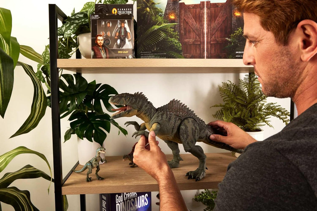 Mattel Jurassic World Dominion Hammond Collection Giganotosaurus Dinosaur Figure, 21 Articulations, Glass Eyes, Wired Tail & Posable Tongue, HXF57