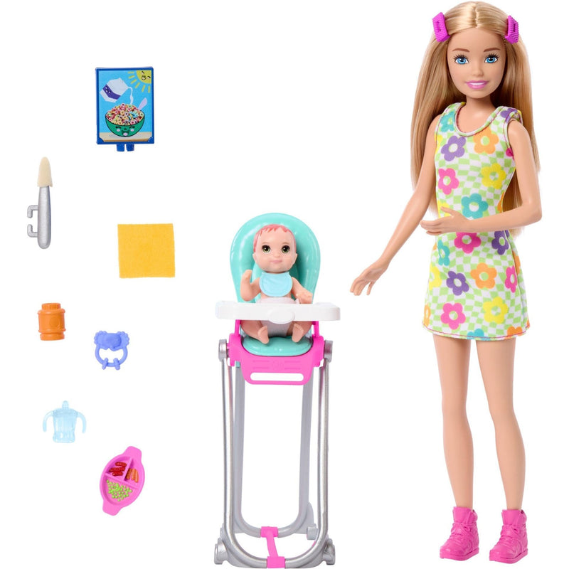 Barbie Skipper Muñeca niñera con Trona, bebé y Accesorios para su Cuidado, Juguete +3 años (Mattel HTK35)