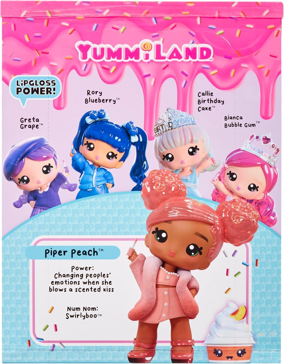 YUMMILAND Grote Pop en Num Nom Lipgloss Huisdier - Piper Peach en Swirlyboo - Geurende Karakterpop met DIY Lipgloss Set - Geschikt voor Kinderen Vanaf 4 Jaar