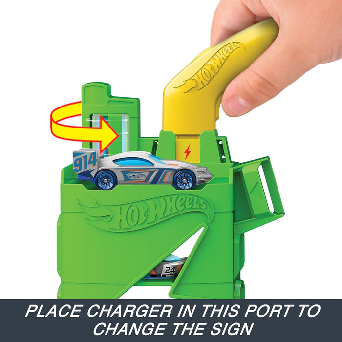 Hot Wheels City Toy Car Track Set, Super Recharge Fuel Station Playset with EV Chargers & 1:64 Scale Toy Vehicle