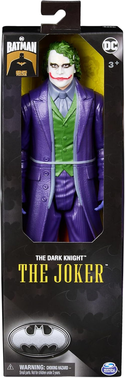 DC Comics The Dark Knight - The Joker Actionfigur bekannt aus der legendären The Dark Knight Trilogie in 30cm. Ab 3 Jahren