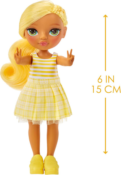 Rainbow High Littles - Daisy Madison - Petite Poupée Mannequin Articulée - Poupée Jaune de 14 cm avec Sac à Main et Ourson Magique - Convient aux Enfants et aux Collectionneurs